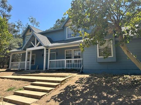 Photo of 41059 Grouse Drive, Three Rivers, CA 93271 (MLS # 242511)