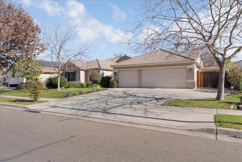 Photo of 3624 N Jackie Street, Visalia, CA 93291 (MLS # 240436)