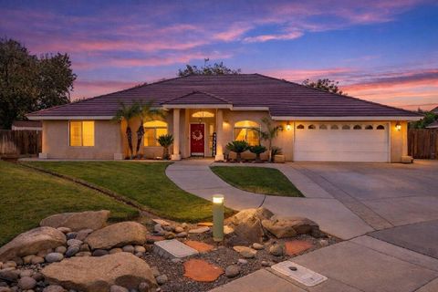 Photo of 594 Diana Court, Hanford, CA 93230 (MLS # 239213)