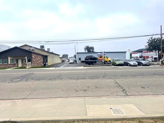 Photo of 1910 E Mineral King Avenue, Visalia, CA 93292 (MLS # 243971)