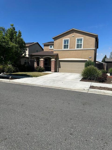 Photo of 3728 E Kaweah Avenue, Visalia, CA 93292 (MLS # 240811)