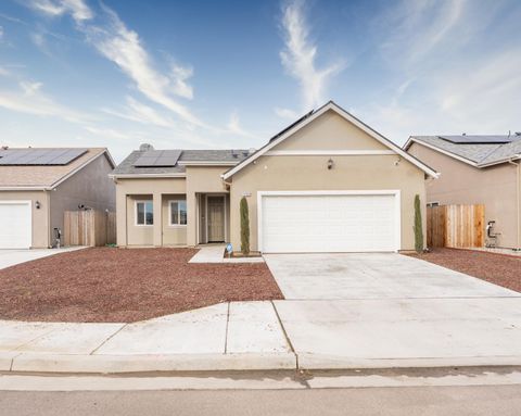 Photo of 13760 Larkspur Way, Armona, CA 93202 (MLS # 239135)