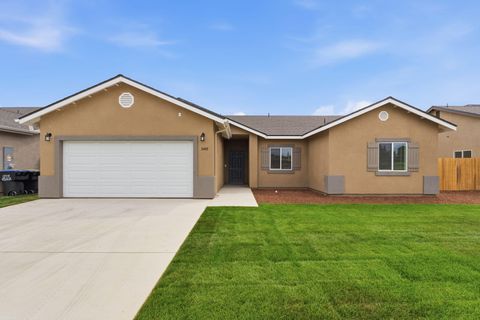 Photo of 3447 E Douglas Avenue, Visalia, CA 93292 (MLS # 241238)