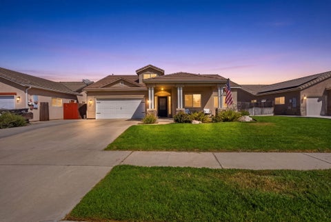 Photo of 1858 E Mono Place, Tulare, CA 93274 (MLS # 243724)