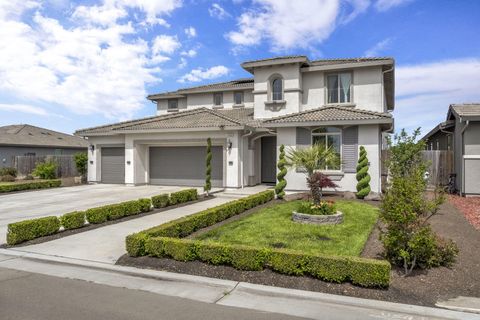 Photo of 3405 W Kamm Avenue W, Dinuba, CA 93618 (MLS # 240953)