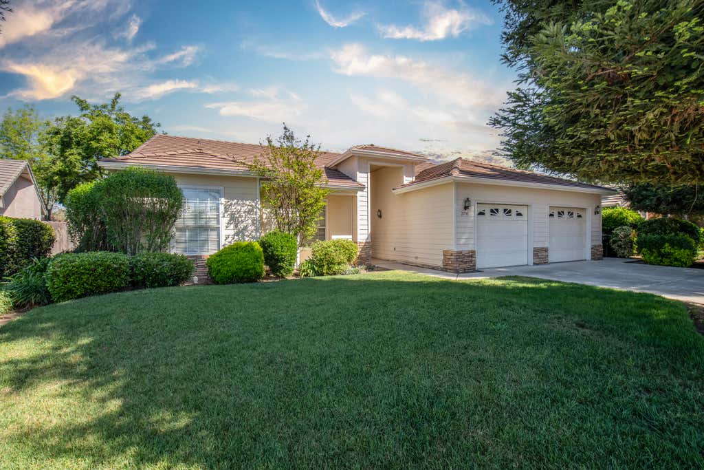 Photo of 2738 W Ceres Court, Visalia, CA 93291 (MLS # 240594)