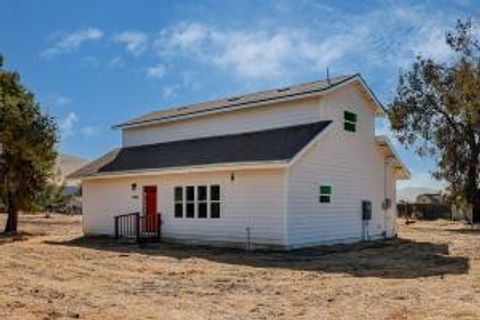 Photo of 25143 Avenue 212, Lindsay, CA 93247 (MLS # 239183)