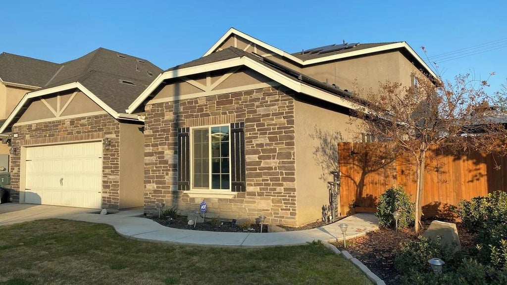 Photo of 2260 N Shady Street, Visalia, CA 93291 (MLS # 243396)