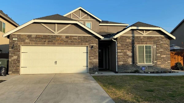 2260 N SHADY ST, VISALIA, CA 93291 - Image 363dfa265694fbbc2d307a957b41b02e/668864151