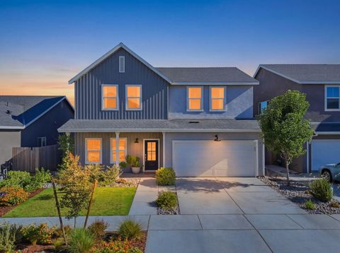 Photo of 2445 W Claridge Way, Hanford, CA 93230 (MLS # 242327)