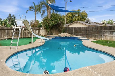 Photo of 1582 E Ben Franklin Avenue, Tulare, CA 93274 (MLS # 240099)