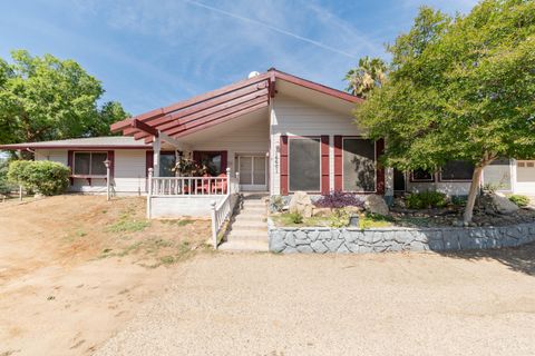 Photo of 16601 Mustang Drive, Springville, CA 93265 (MLS # 241237)