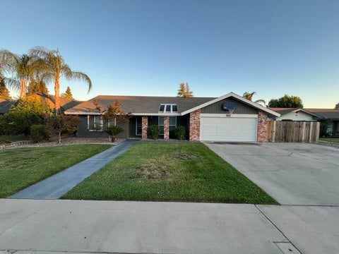 Photo of 3533 W Whitendale Avenue, Visalia, CA 93277 (MLS # 242836)