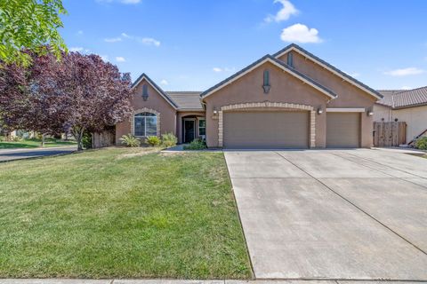 Photo of 2319 W Tyler Avenue, Visalia, CA 93291 (MLS # 242900)