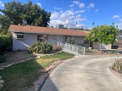 Photo of 506 W Westfield Avenue, Porterville, CA 93257 (MLS # 241263)