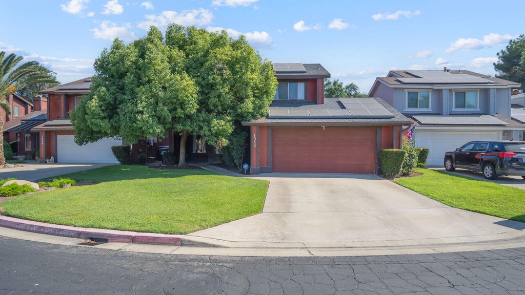 Photo of 1032 E Oakridge Avenue, Visalia, CA 93292 (MLS # 241722)