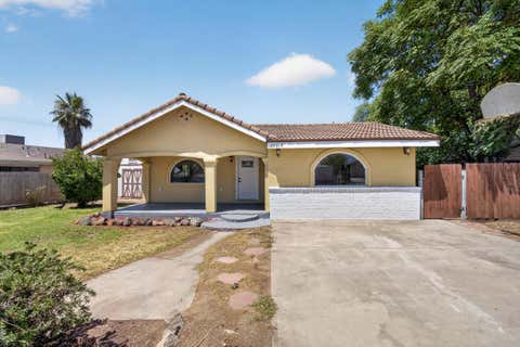 Photo of 30619 Kame Drive, Goshen, CA 93227 (MLS # 242668)