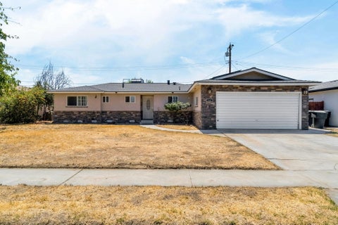 Photo of 2021 Fairmont Drive, Hanford, CA 93230 (MLS # 244528)