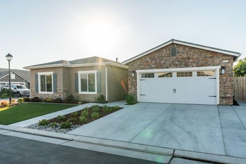 Photo of 1797 Clearwater Street, Tulare, CA 93274 (MLS # 238225)