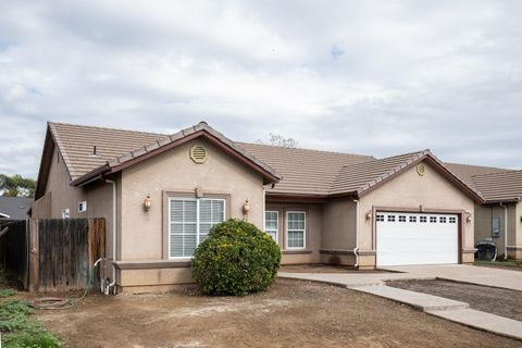 Photo of 1847 E Lauren Avenue, Dinuba, CA 93618 (MLS # 239794)
