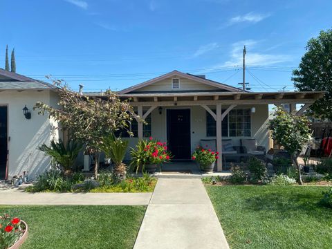 Photo of 1216 N Stover Street, Visalia, CA 93292 (MLS # 240416)