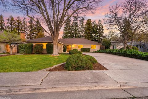 Photo of 2936 S Conyer Street, Visalia, CA 93277 (MLS # 240145)