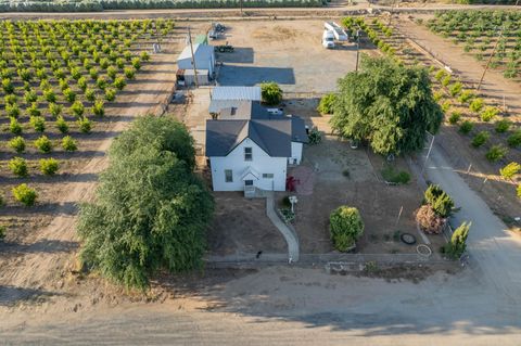 Photo of 21978 Avenue 144, Porterville, CA 93257 (MLS # 241314)