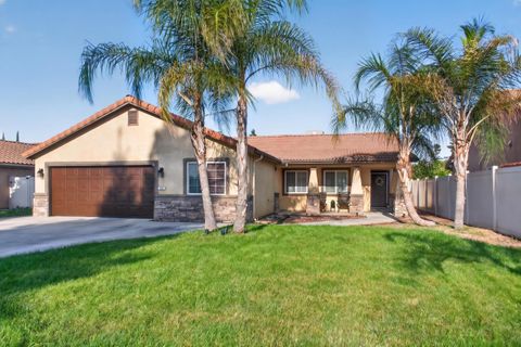 Photo of 283 S Parkwest Street, Porterville, CA 93257 (MLS # 241326)