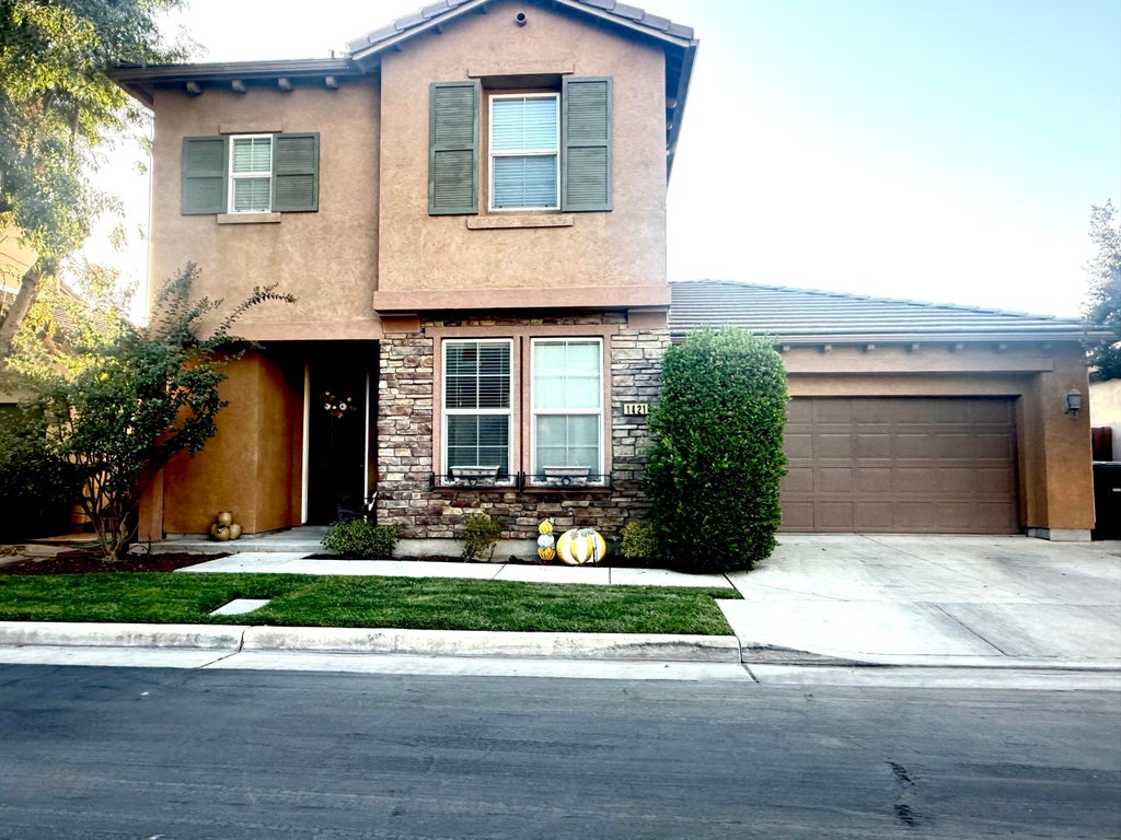 Photo of 1421 N Cortona Court, Visalia, CA 93291 (MLS # 244452)