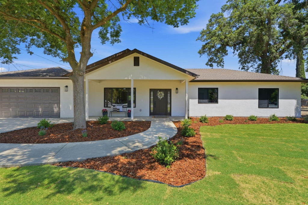Photo of 208 N Linwood Street N, Visalia, CA 93291 (MLS # 242061)