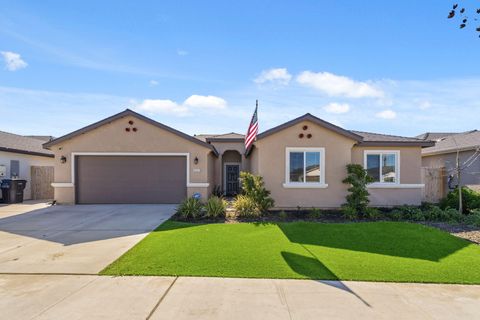 Photo of 2131 W Ambassador Way, Hanford, CA 93230 (MLS # 239945)