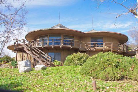 Photo of 31898 Success Valley Drive Drive, Porterville, CA 93257 (MLS # 239066)