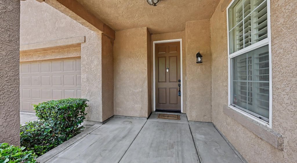 Photo of 1534 N Oliveto Court, Visalia, CA 93291 (MLS # 241590)