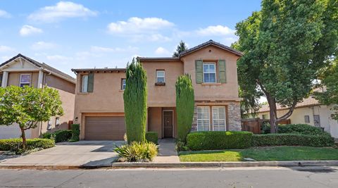 Photo of 1534 N Oliveto Court, Visalia, CA 93291 (MLS # 241590)