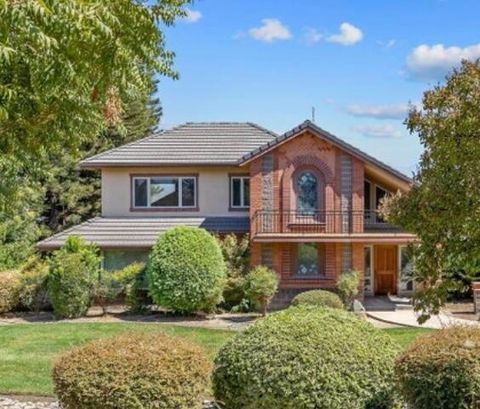 Photo of 315 Valley View Drive, Exeter, CA 93221 (MLS # 240925)