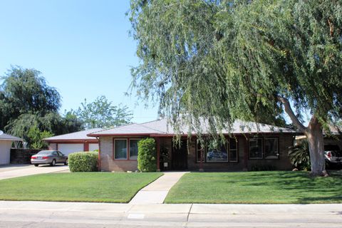 Photo of 746 W Belleview Avenue, Porterville, CA 93257 (MLS # 241901)