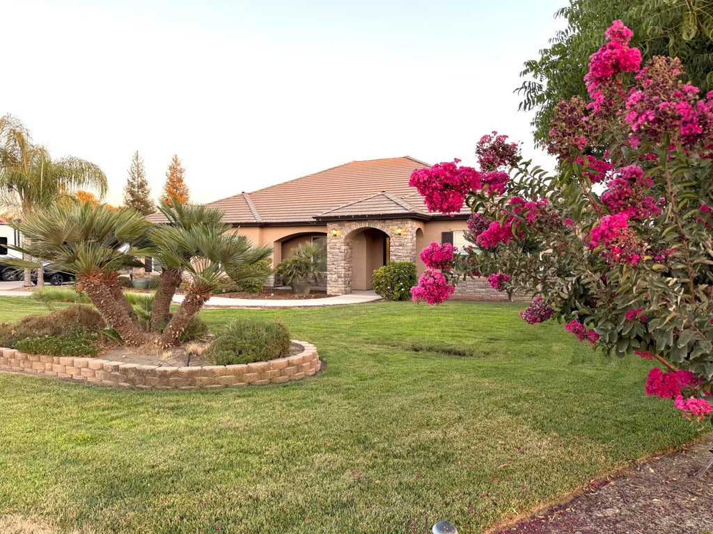 Photo of 12165 Avenue 322 Street, Visalia, CA 93291 (MLS # 243262)