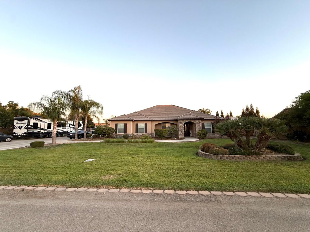 Photo of 12165 Avenue 322 Street, Visalia, CA 93291 (MLS # 243262)