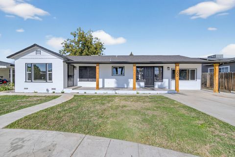 Photo of 202 W Gail Avenue, Tulare, CA 93274 (MLS # 238338)