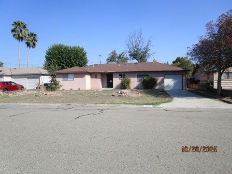 Photo of 2244 S Church Street, Visalia, CA 93277 (MLS # 238858)