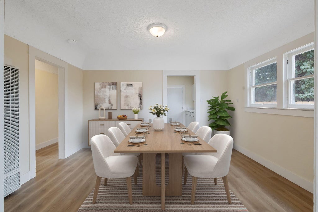 Photo of 1100 N Court Street, Visalia, CA 93291 (MLS # 244628)