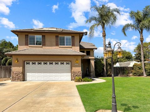 Photo of 2221 S Conyer Court, Visalia, CA 93277 (MLS # 239057)