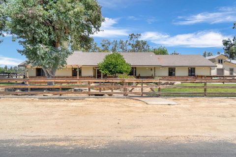 Photo of 31031 Donald Avenue, Madera, CA 93636 (MLS # 239871)