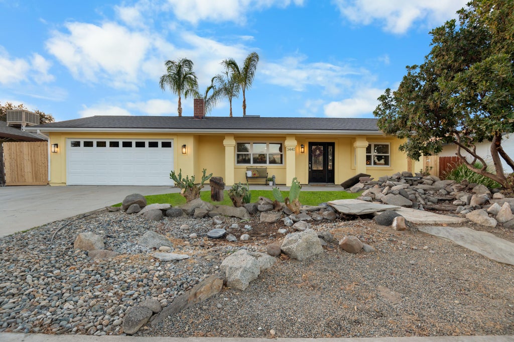 Photo of 3440 W Pryor Avenue W, Visalia, CA 93277 (MLS # 244063)
