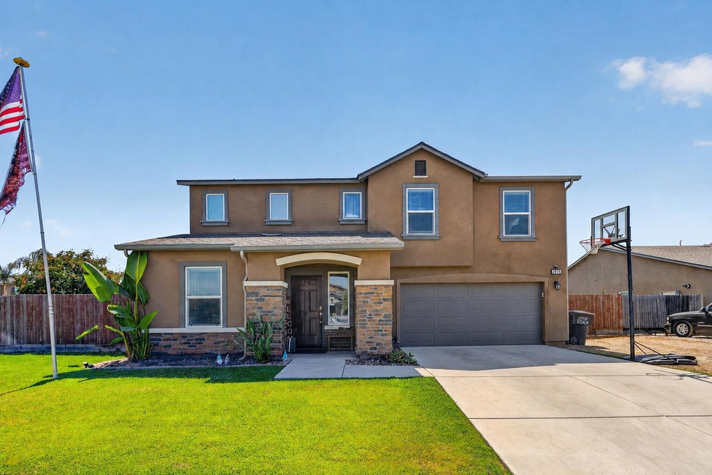 Photo of 2919 N Hermosa Court, Visalia, CA 93291 (MLS # 243394)