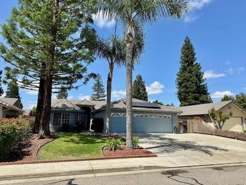 Photo of 315 S Citrus Court, Visalia, CA 93292 (MLS # 241104)