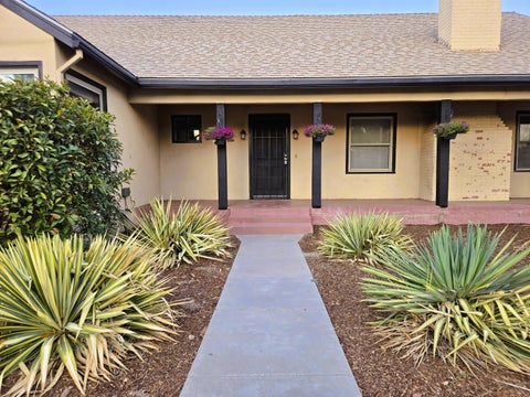 Photo of 616 N M Street, Tulare, CA 93274 (MLS # 243434)