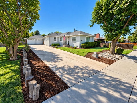 Photo of 623 Auburn Street, Tulare, CA 93274 (MLS # 243819)