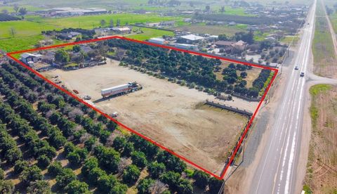 Photo of 18234 Orange Belt Drive, Porterville, CA 93257 (MLS # 240116)