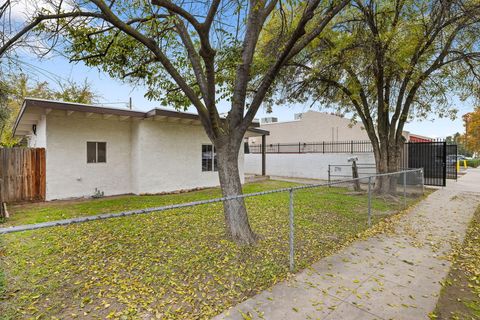 Photo of 321 NW 3rd Avenue, Visalia, CA 93291 (MLS # 238826)